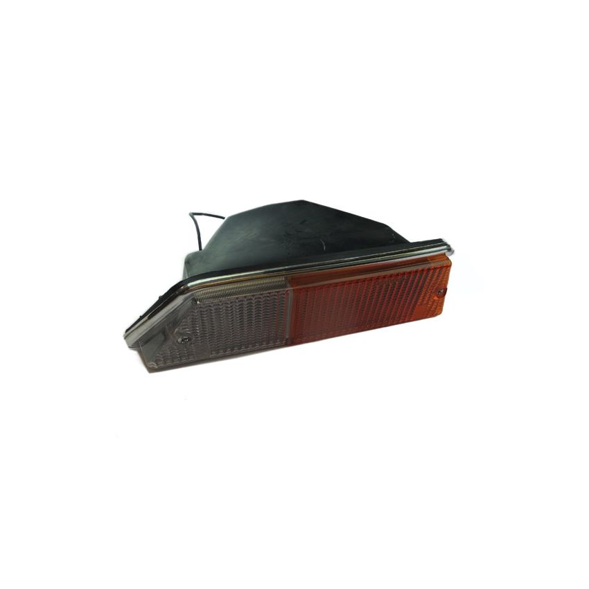 RH FRONT LAMP (UK SPEC):  TR6