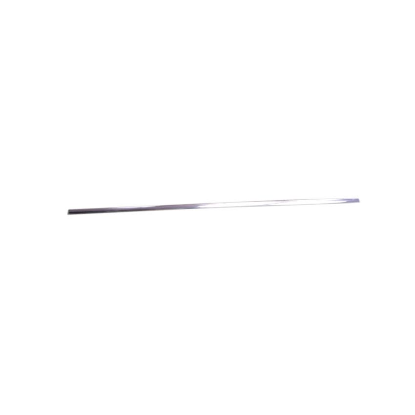 FRONT WING MOULDING:  TR5
