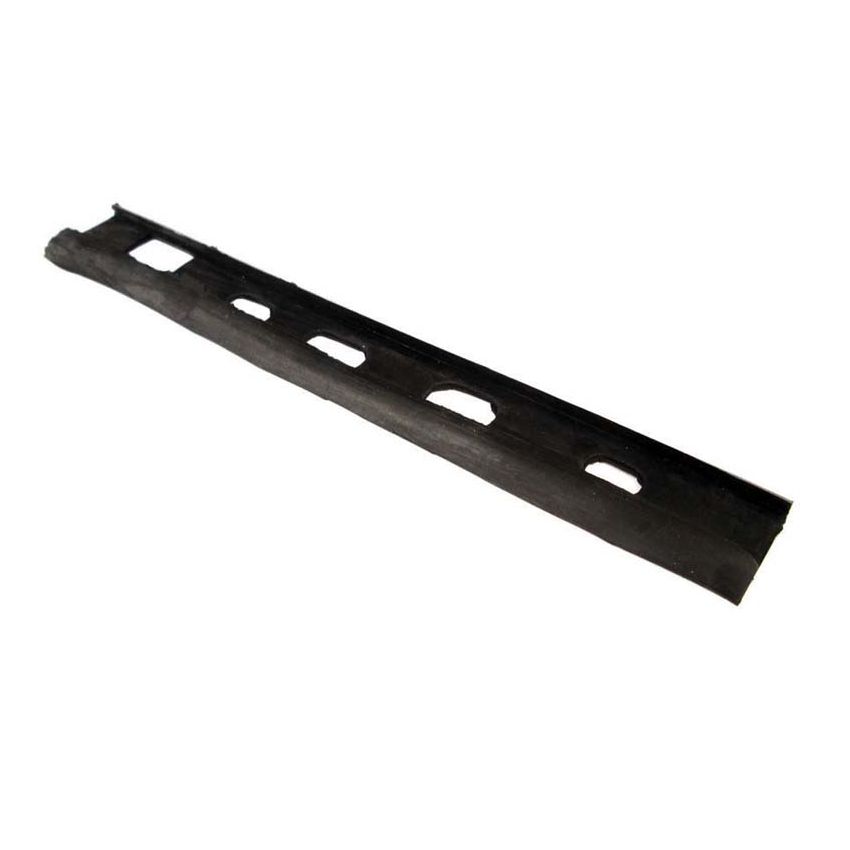 LH QUARTER LIGHT SEAL:  S&M