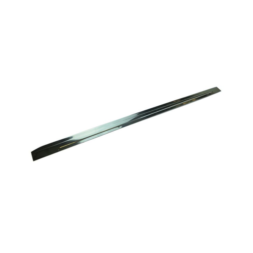 LH REAR QUARTER LIGHT MOULDING:  MGB GT