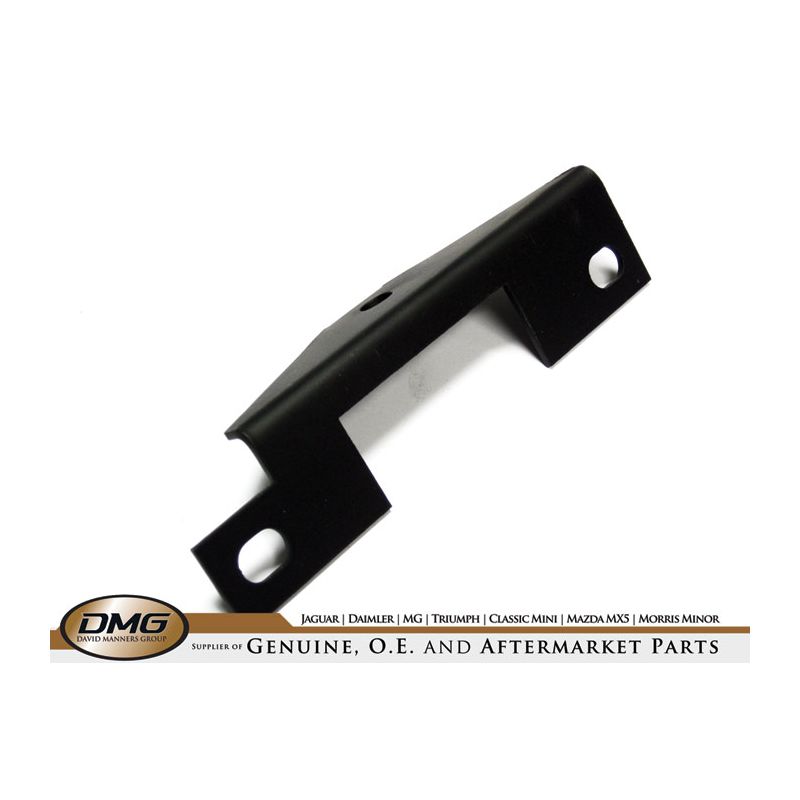 REAR EXHAUST MOUNTING BRACKET:  TR5