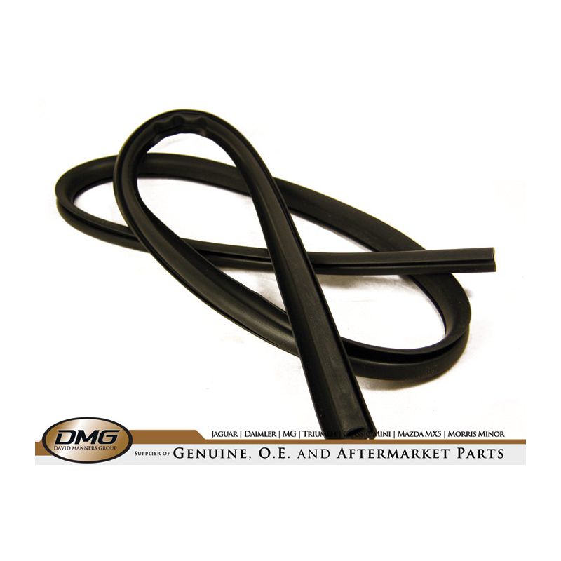 SEAL WINDSCREEN FRAME TO BODY:  AH 100-6 3000 56-62