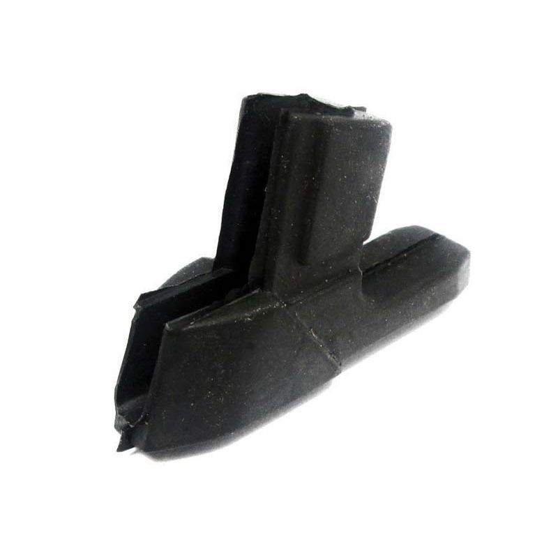 QTR LIGHT STOP:  MGB, S&M LATE