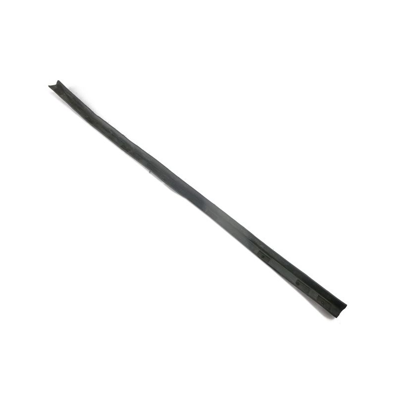 LH OUTER WAIST SEAL:  MGB