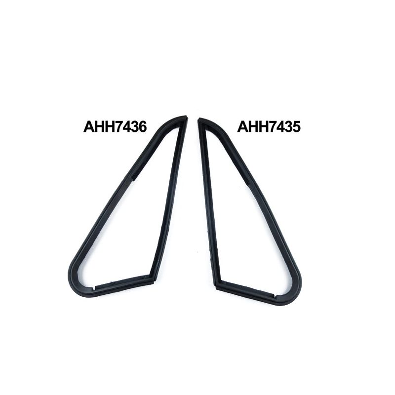 LH QUARTER LIGHT SEAL:  MGB GT