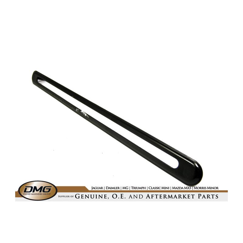 DEMISTER ESCUTCHEON:  MGB 72-80