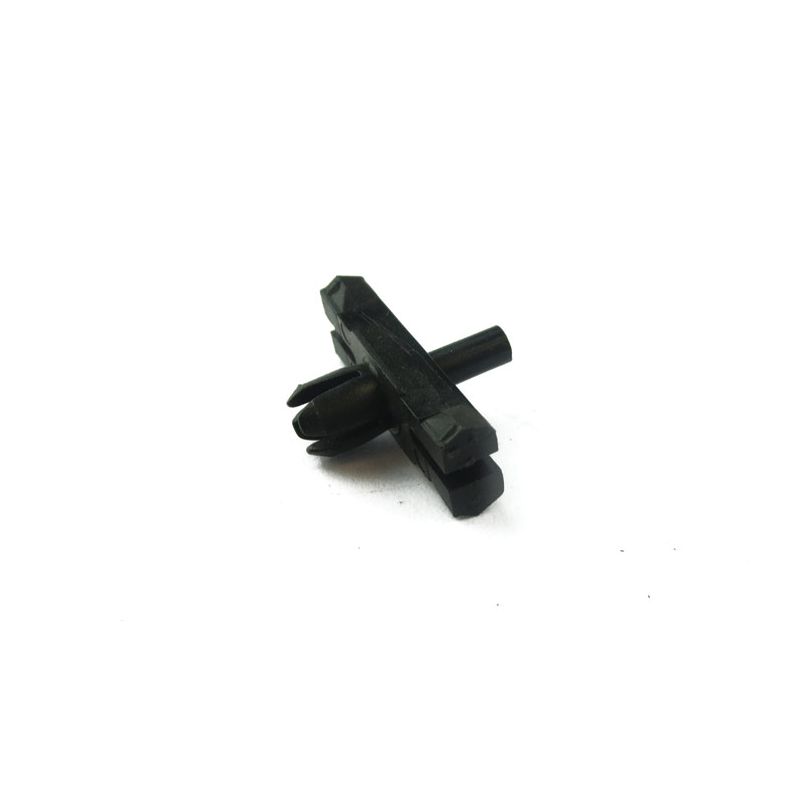 GRILLE MOULDING CLIP:  MGB