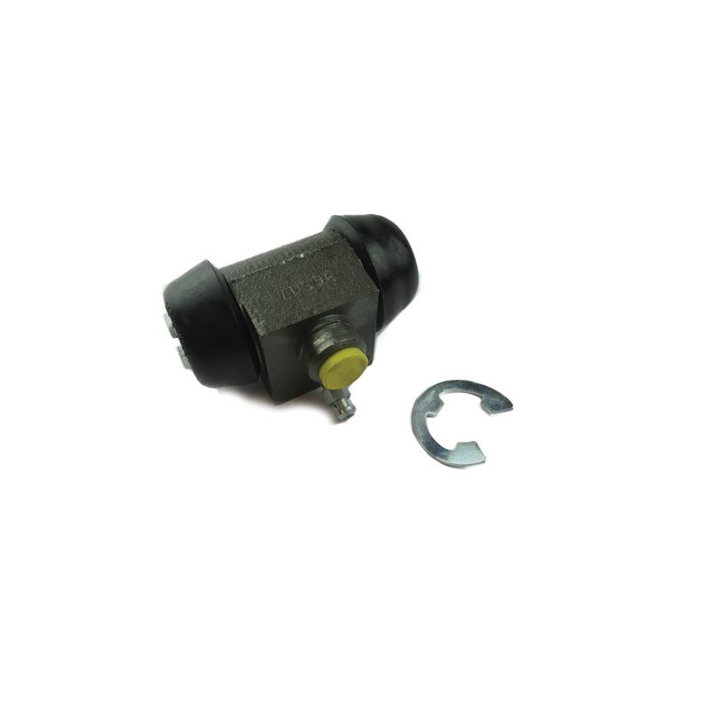 REAR WHEEL CYLINDER:  STAG