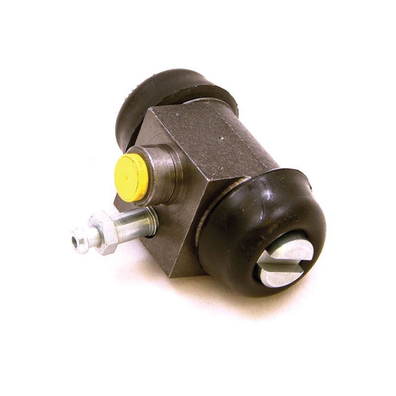 REAR WHEEL CYLINDER:  TR7