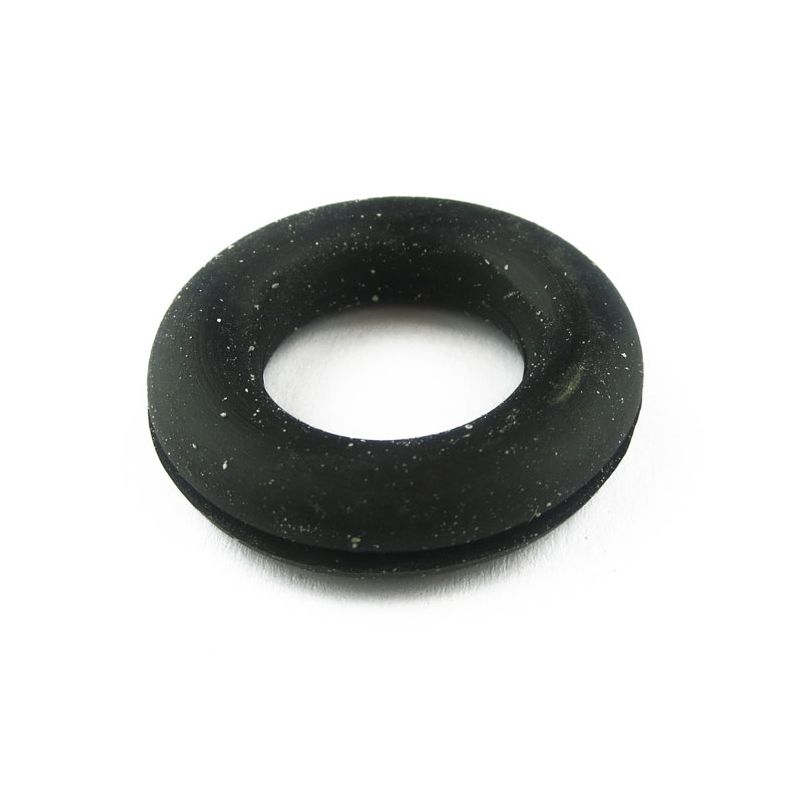 HEATER PIPE GROMMET: MM SALOON, CONV, TRAV, COMM