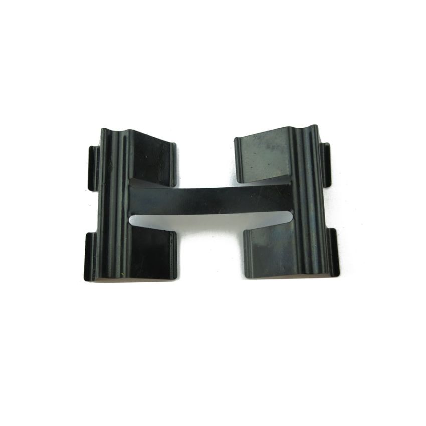 BRAKE PAD CLIP:  TR7, S&M