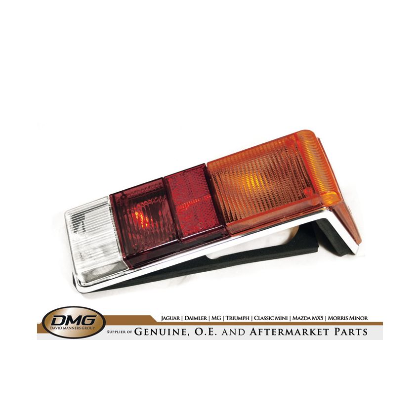 RH REAR LAMP:  TR6