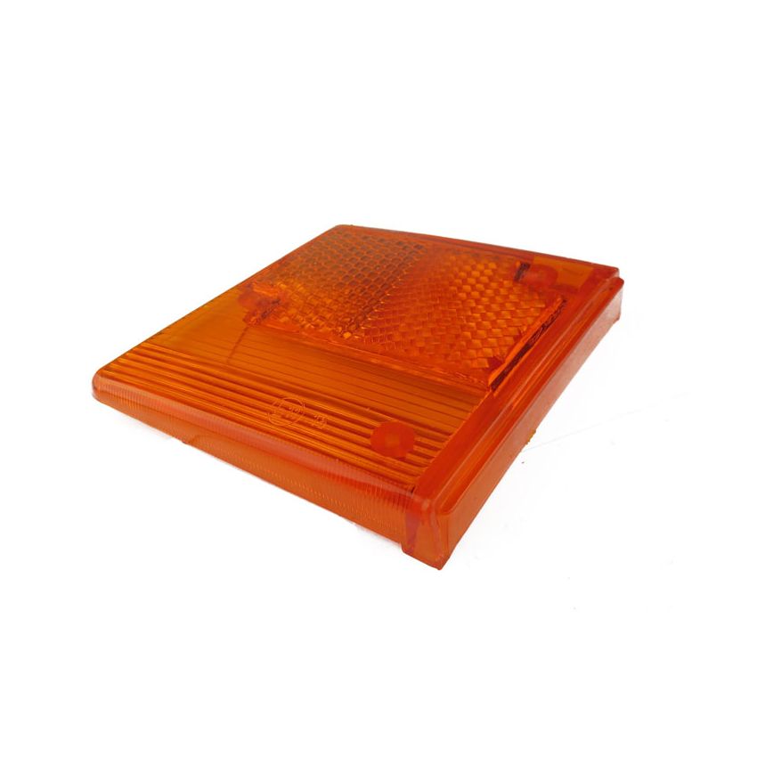 LH REAR LENS (AMBER):  TR6