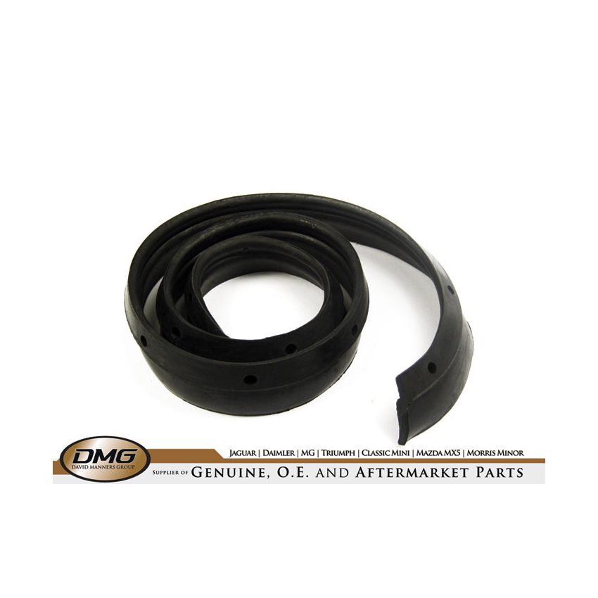 RH FRONT SPLASH SEAL:  MGA 55-62