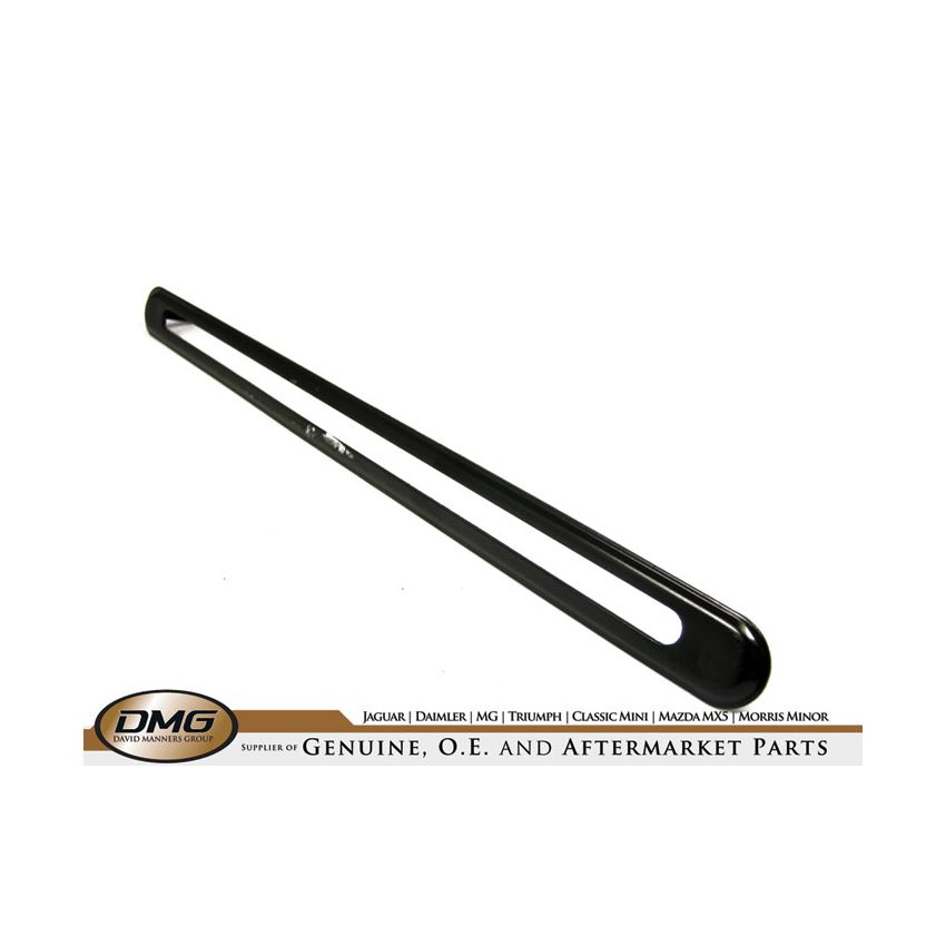 DEMISTER ESCUTCHEON:  MGB 72-80