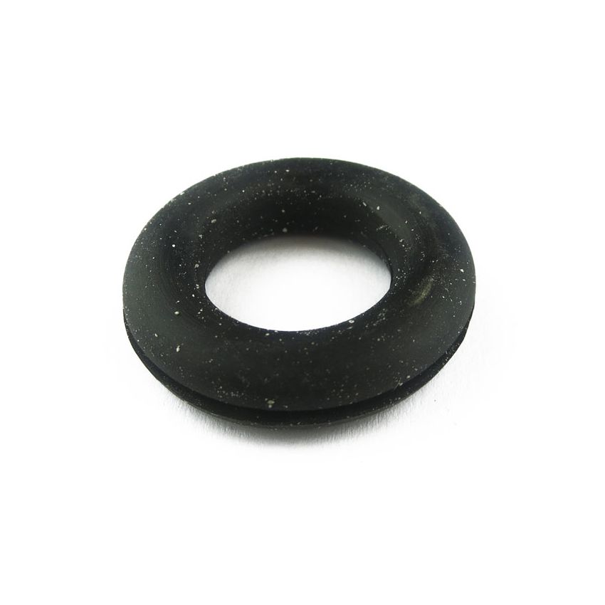 HEATER PIPE GROMMET: MM SALOON, CONV, TRAV, COMM