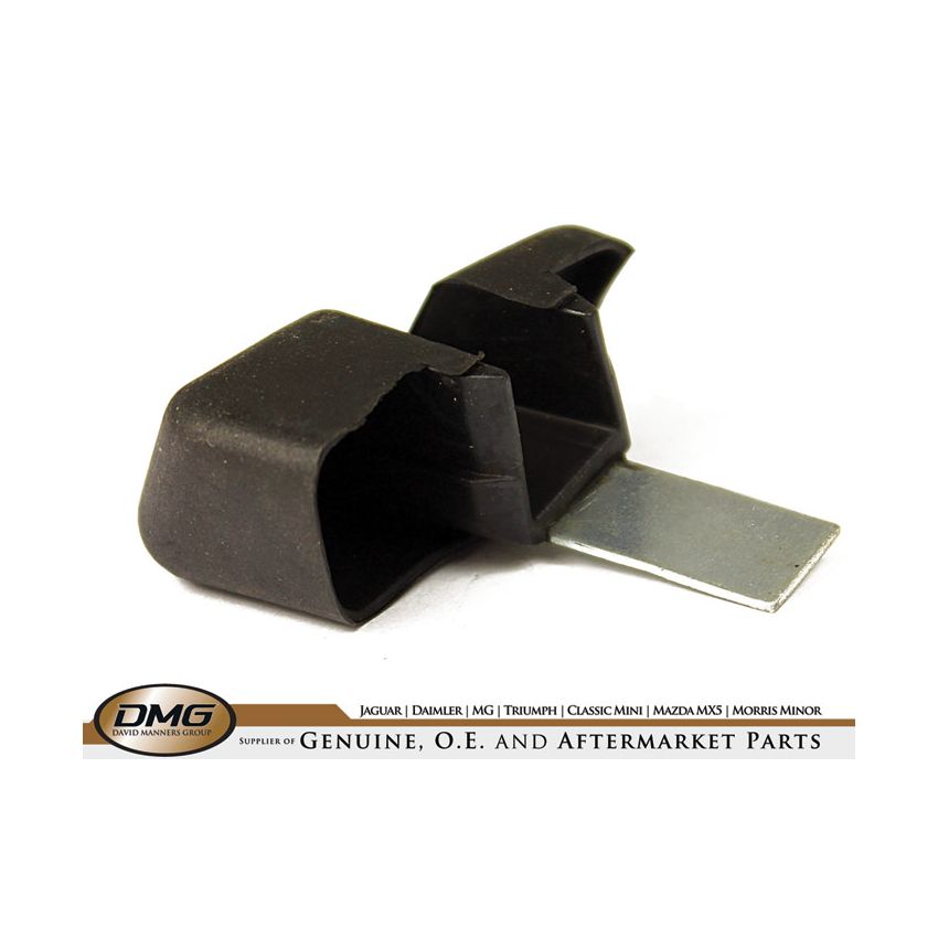 LH DOOR GLASS GUIDE:  TR7, TR8