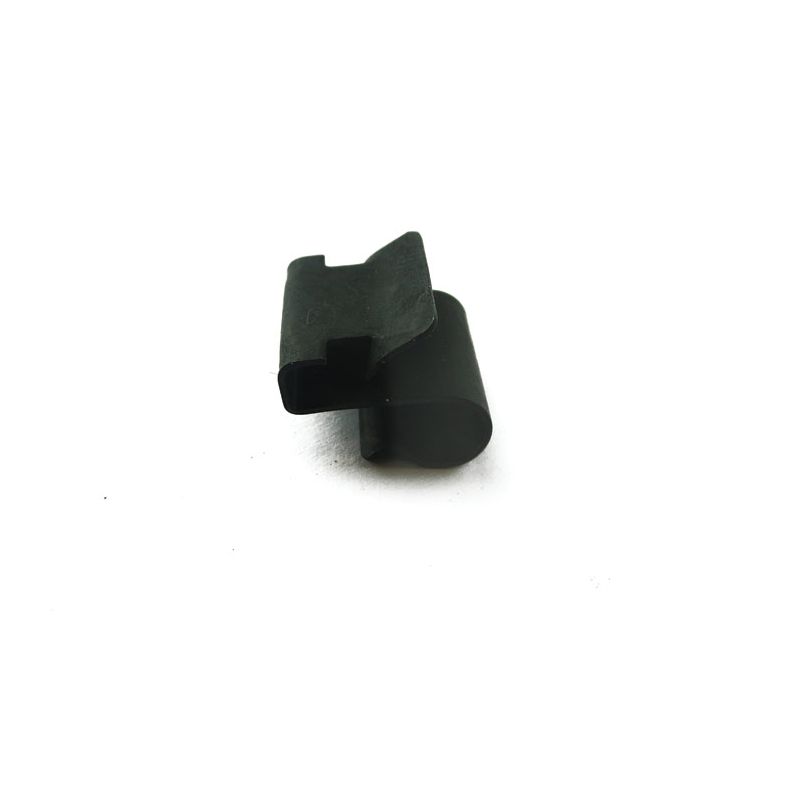 FUEL PIPE CLIP 3/16:  S&M