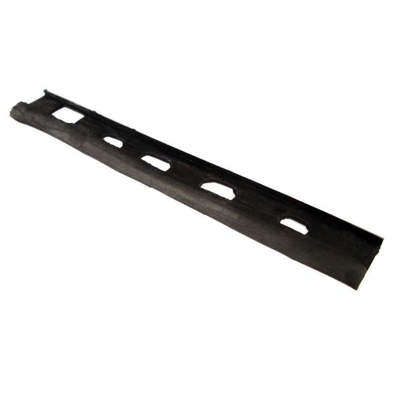 LH QUARTER LIGHT SEAL:  S&M