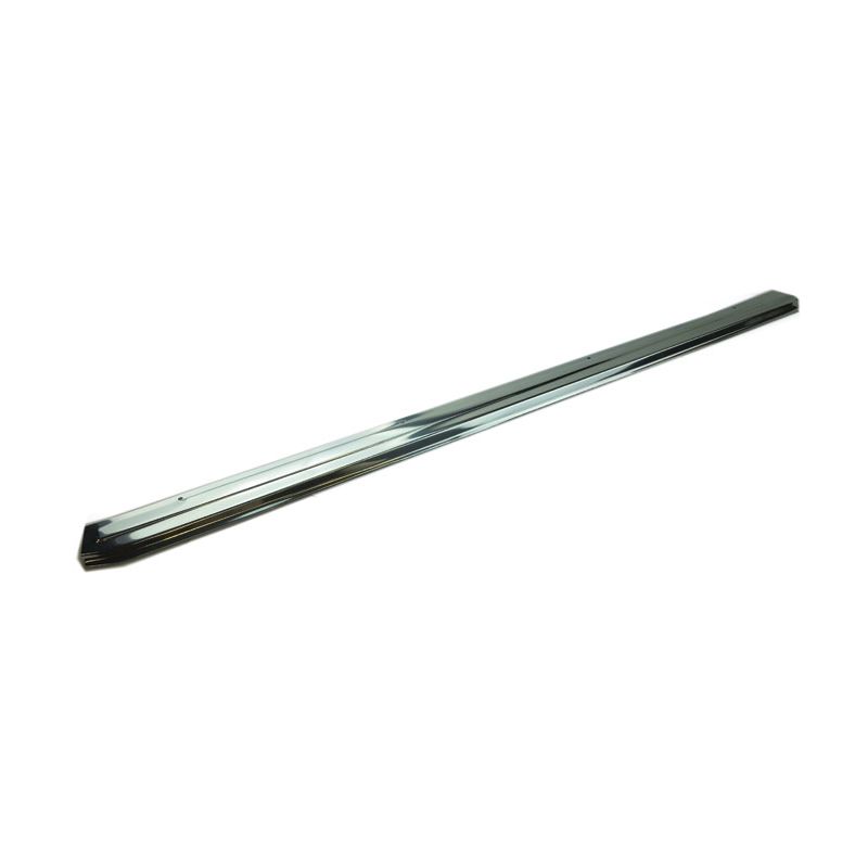 RH REAR QUARTER LIGHT MOULDING:  MGB GT