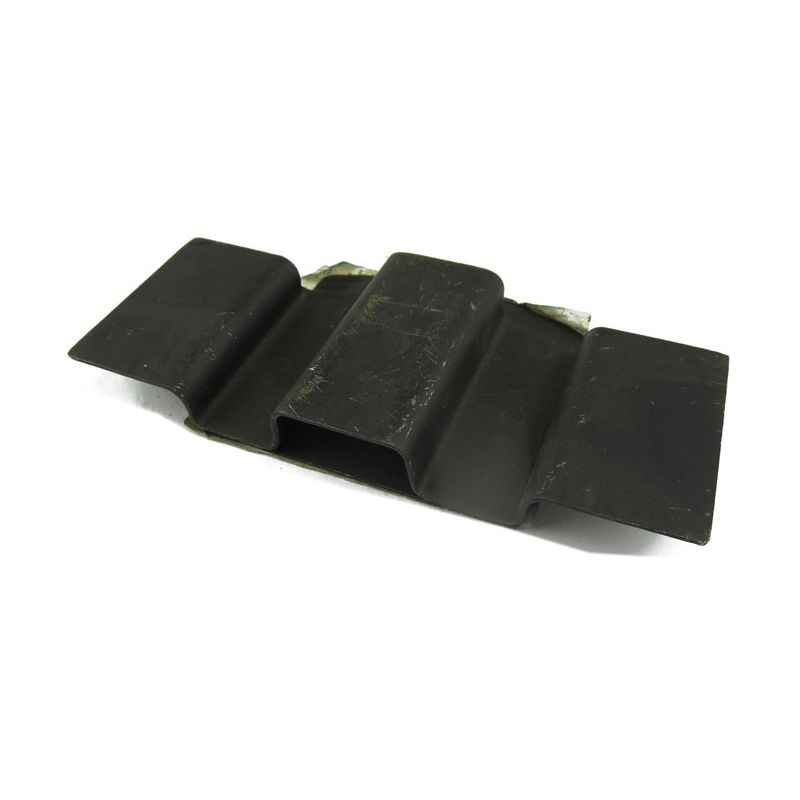 REAR BUMP STOP PLATE:  MORRIS MINOR
